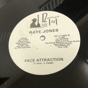画像:  Raye Jones - Face Attraction 