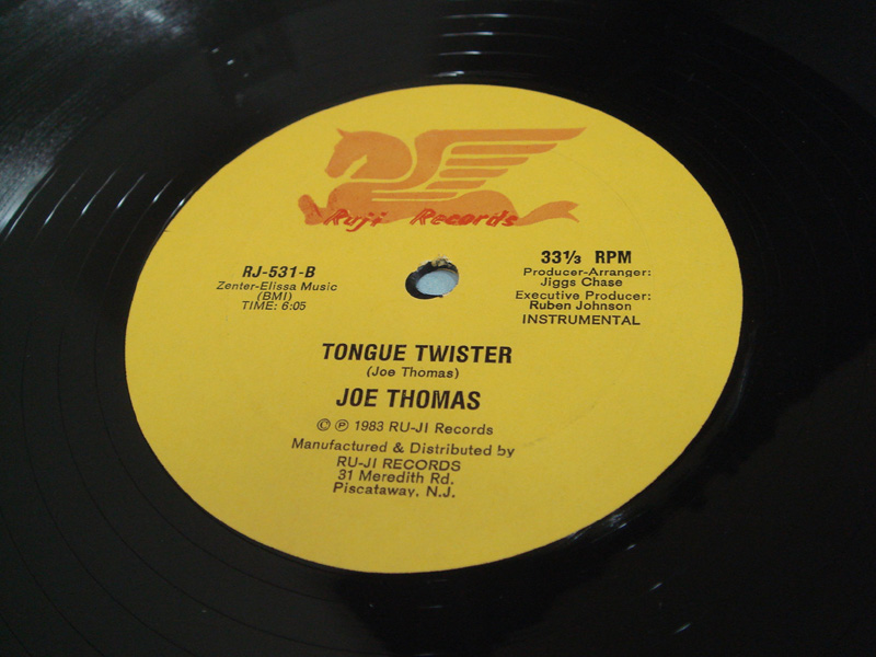 画像: Joe Thomas - Tongue Twister