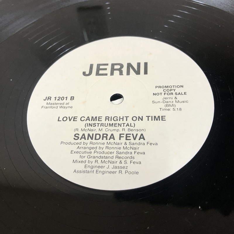 画像: Sandra Feva - Love Came Right On Time