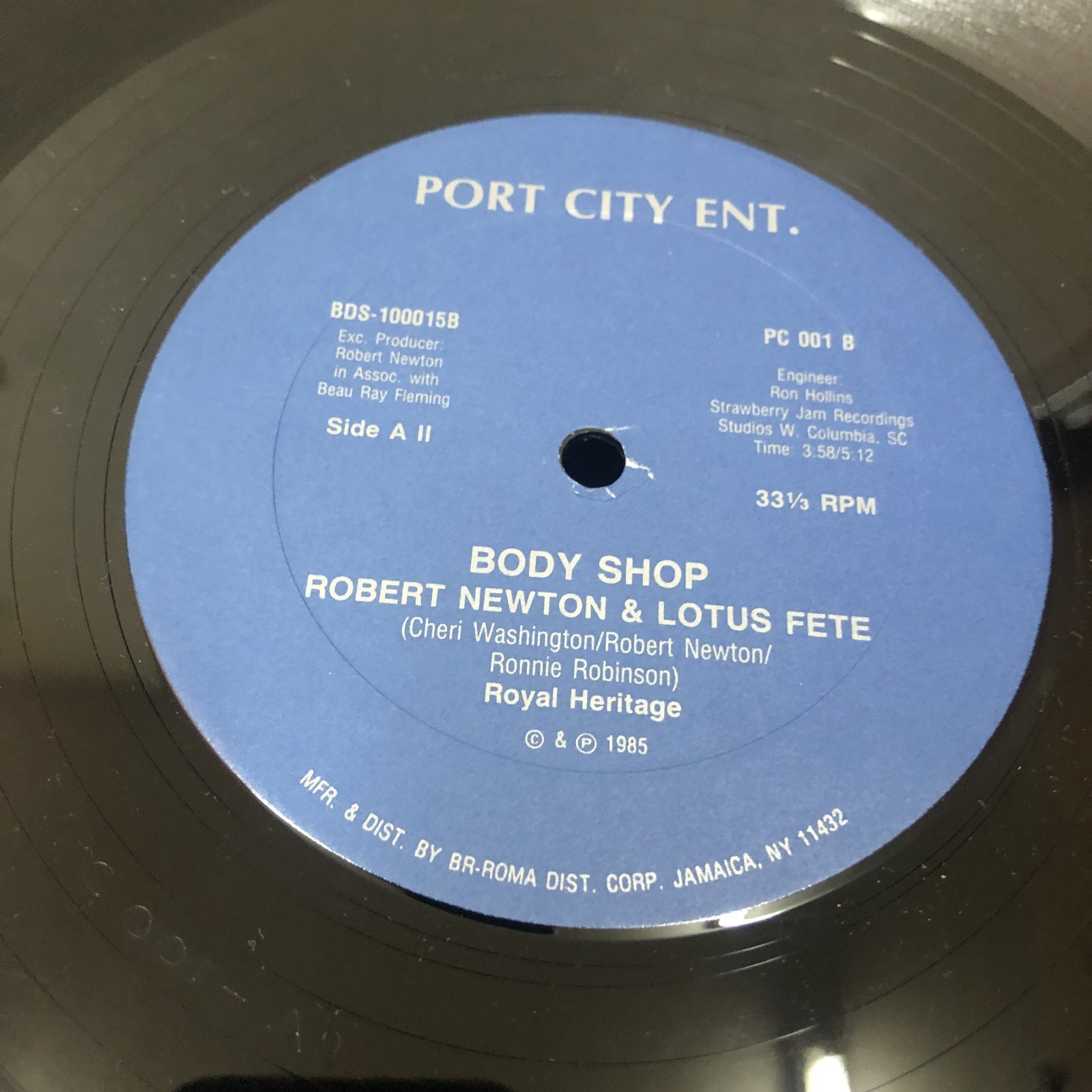 画像: Robert Newton & Lotus Fete - Body Shop